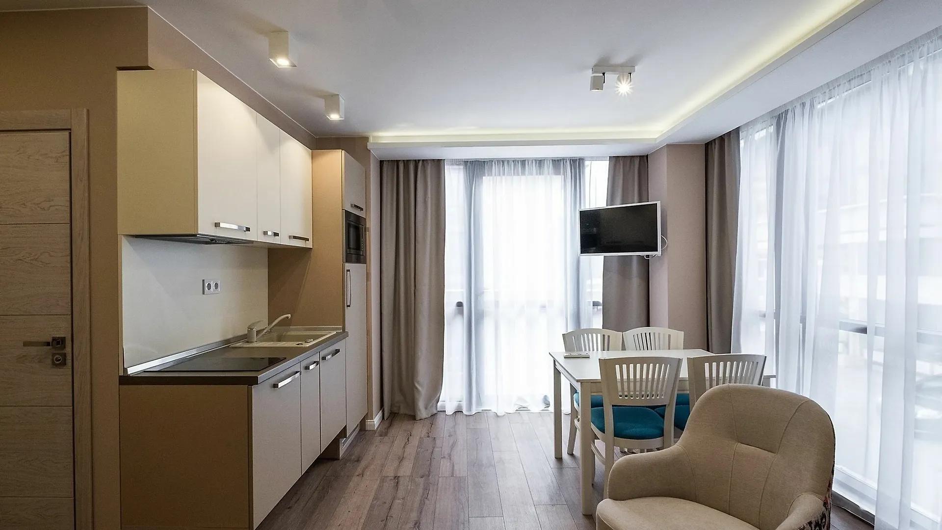 Hotel Caro Apartments & Rooms Varna
